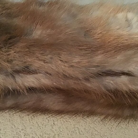 Vintage Fur 1960s Salvaged Fur Collar Blonde Mink for Sweater or Upcycle Fur Pie - Picture 6 of 6